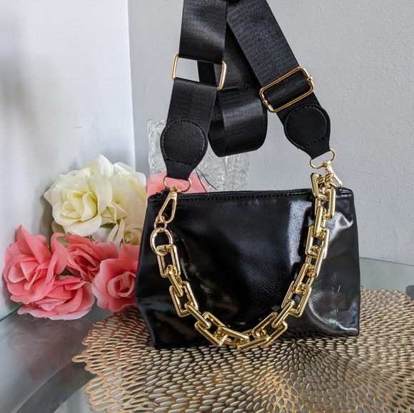 Yves Saint Laurent - Picture 8 of 13